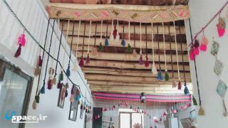 تزئینات سنتی و زیبای اتاق اقامتگاه بوم گردی کوهسار گنجان - رابر - روستای گنجان